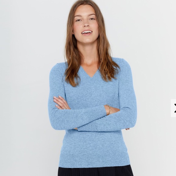 Ann Taylor Sweaters - $200 Ann Taylor Cashmere blue V neck sweater L